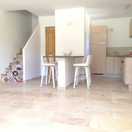 La Grande Bouisse Avec Piscine Dans Le Luberon, Provence Holiday home *