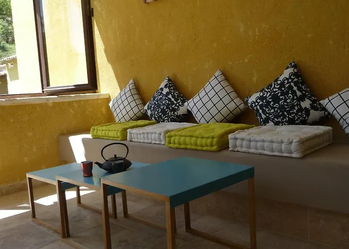La Grande Bouisse Avec Piscine Dans Le Luberon, Provence