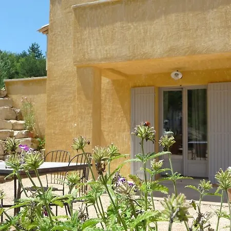 Casa de Férias La Grande Bouisse Avec Piscine Dans Le Luberon, Provence Céreste