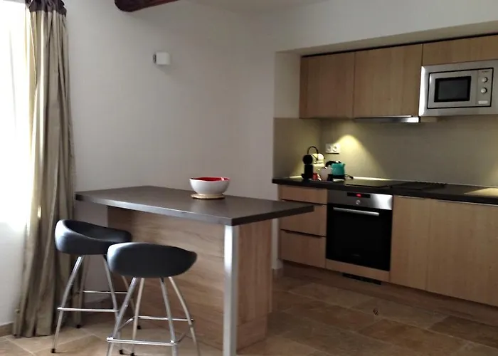 La Grande Bouisse Avec Piscine Dans Le Luberon, Provence * Céreste