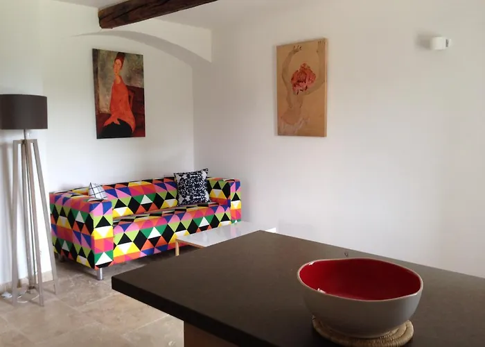 Hébergement de vacances La Grande Bouisse Avec Piscine Dans Le Luberon, Provence *