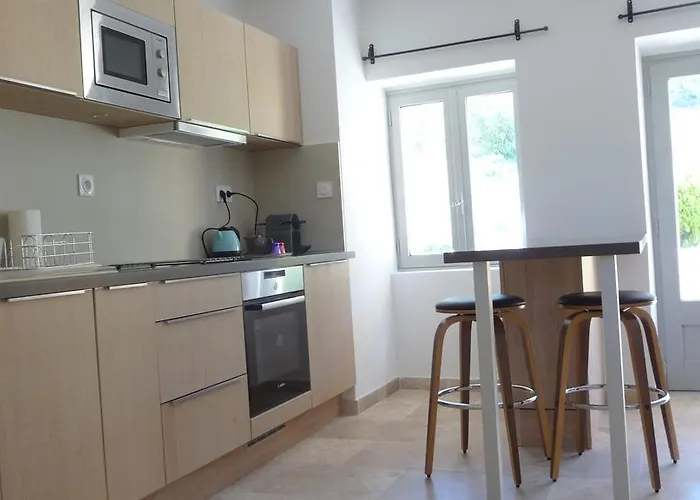 La Grande Bouisse Avec Piscine Dans Le Luberon, Provence Céreste