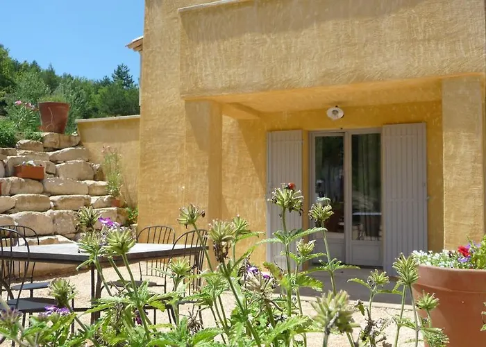 Hébergement de vacances La Grande Bouisse Avec Piscine Dans Le Luberon, Provence Céreste