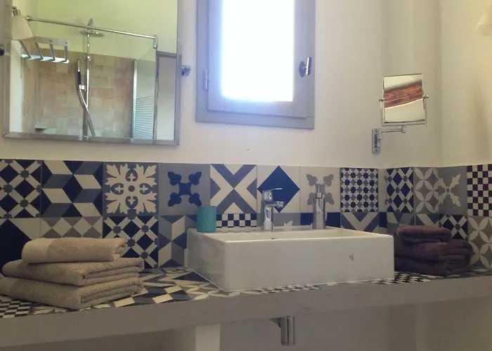 La Grande Bouisse Avec Piscine Dans Le Luberon, Provence * Céreste