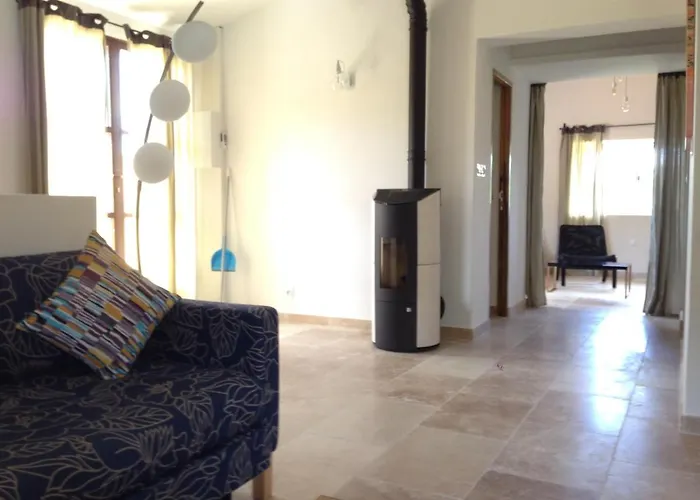 La Grande Bouisse Avec Piscine Dans Le Luberon, Provence * Céreste