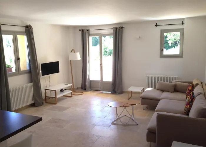 La Grande Bouisse Avec Piscine Dans Le Luberon, Provence *