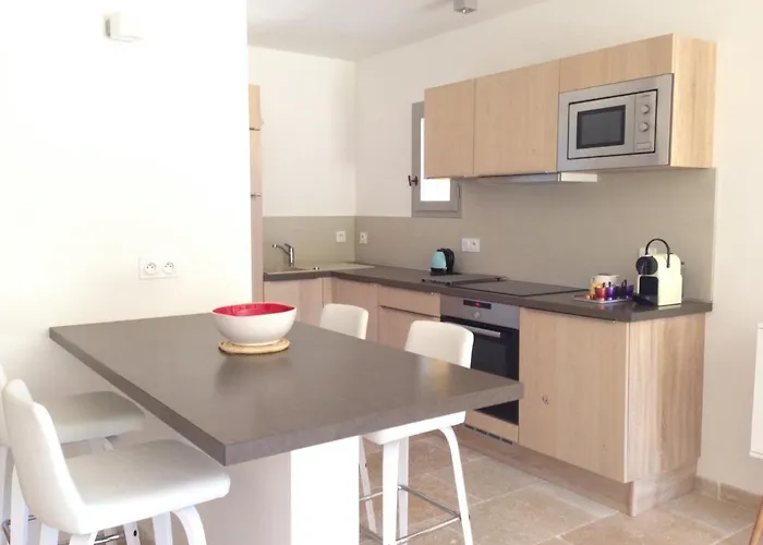 La Grande Bouisse Avec Piscine Dans Le Luberon, Provence *